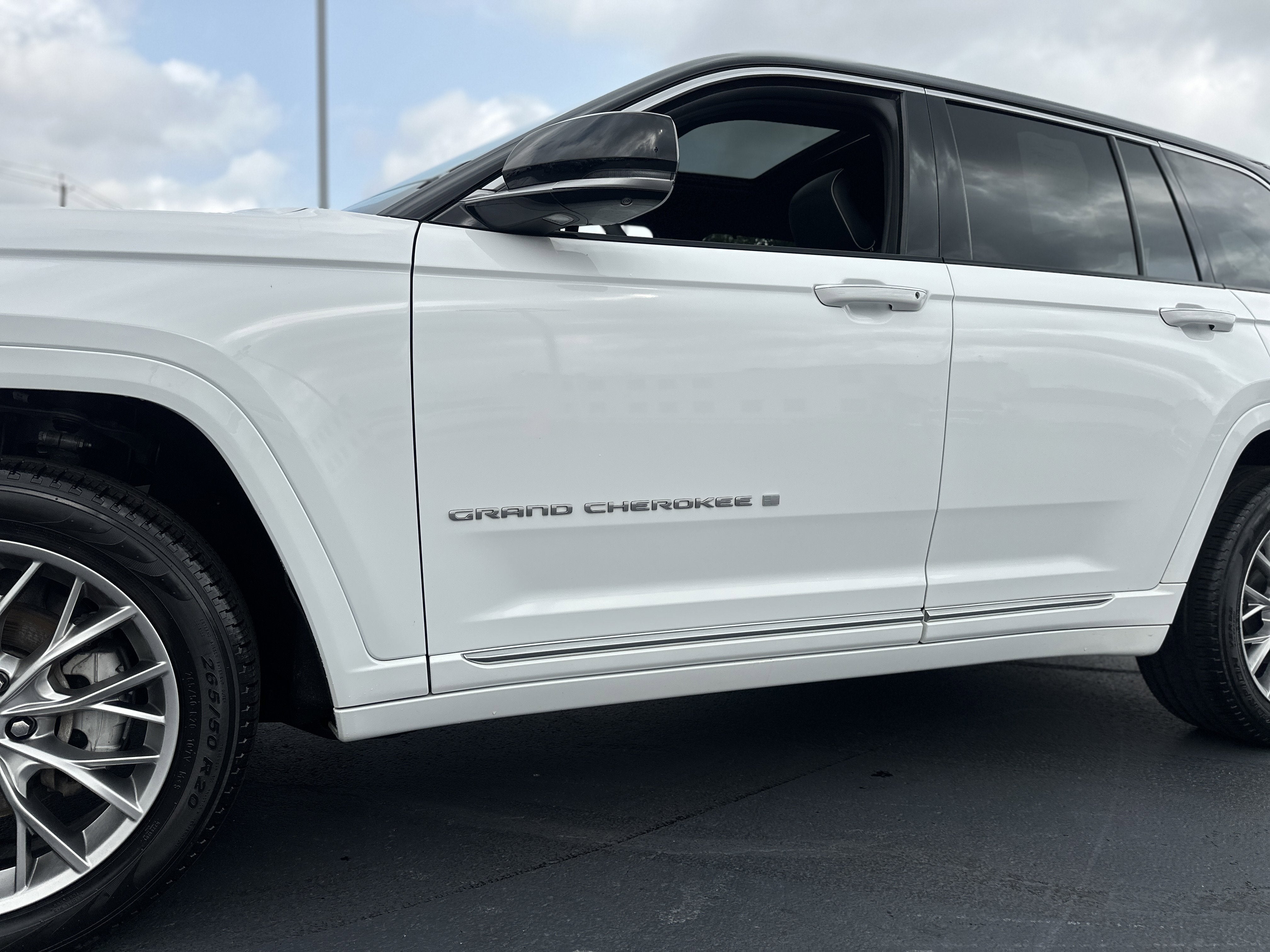 2023 Jeep Grand Cherokee Summit