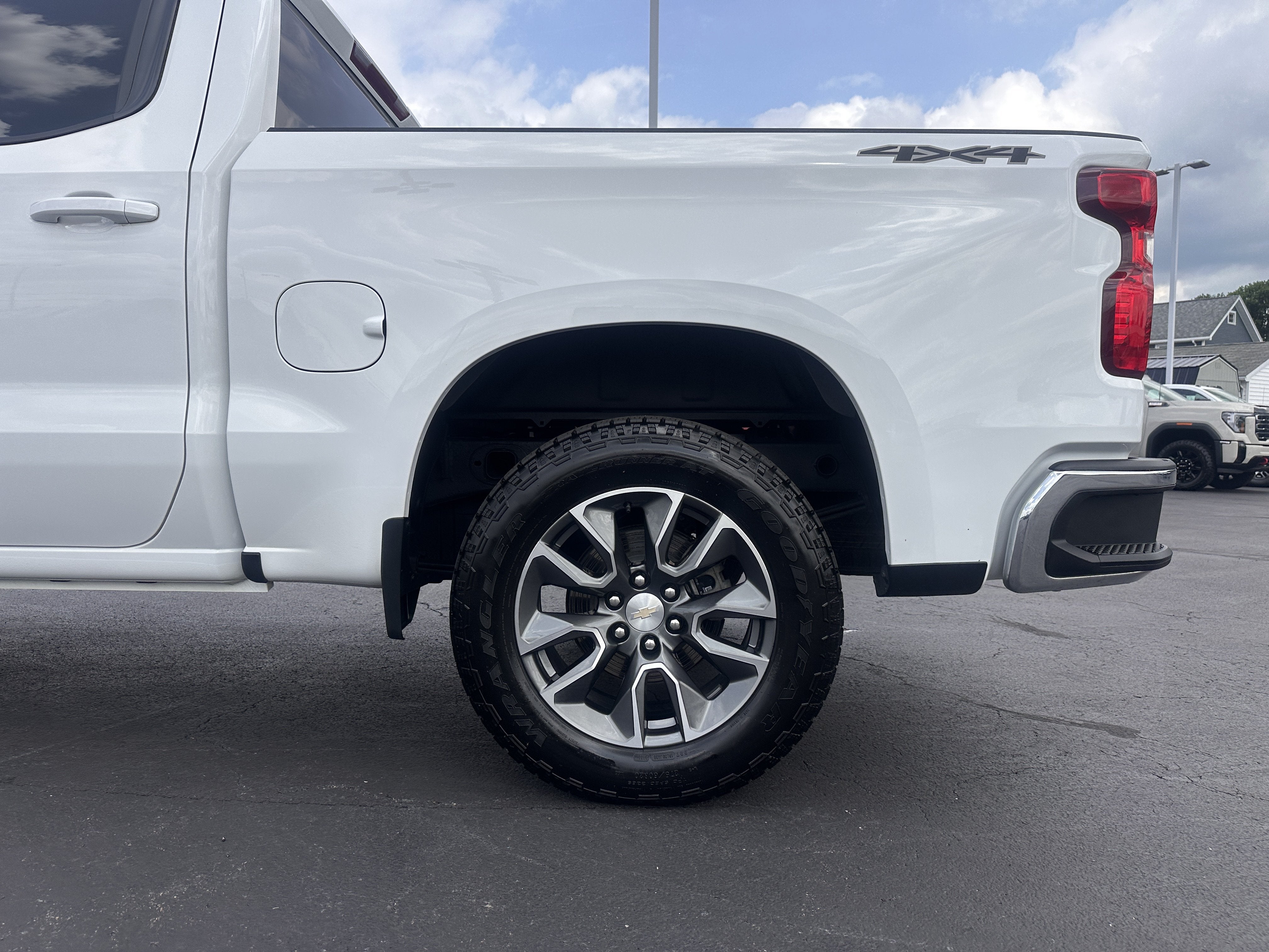 2023 Chevrolet Silverado 1500 LT (2FL)