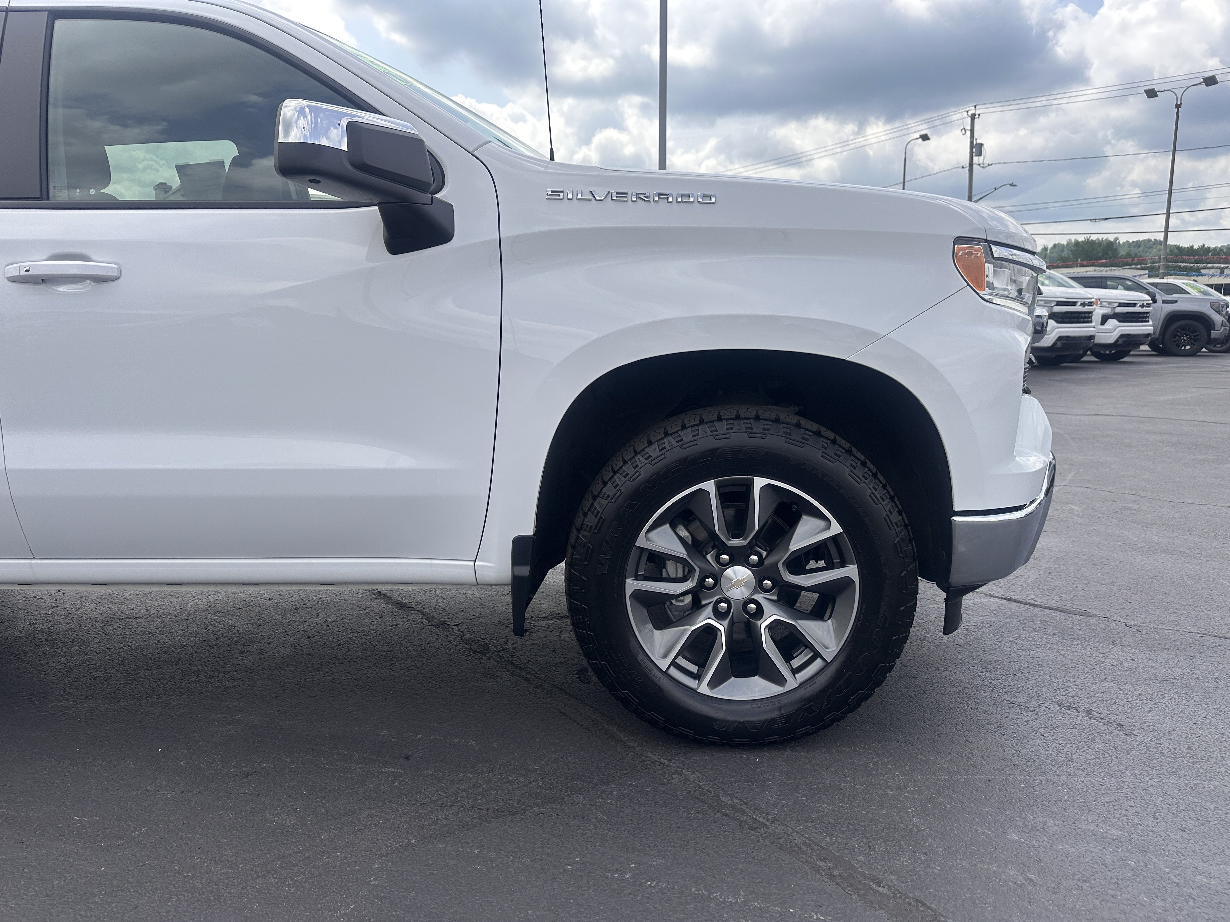 2023 Chevrolet Silverado 1500 LT (2FL)