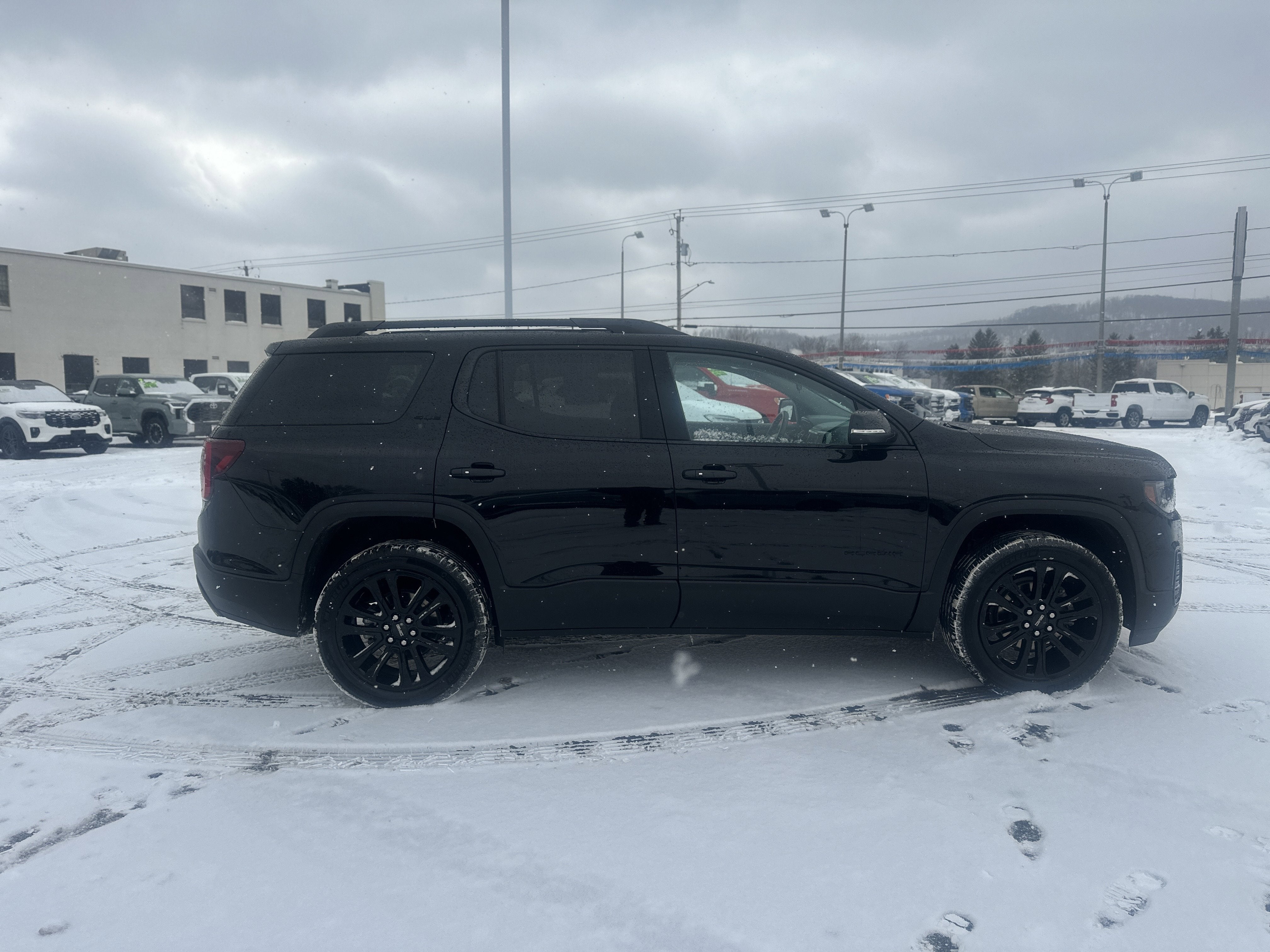 2023 GMC Acadia SLE