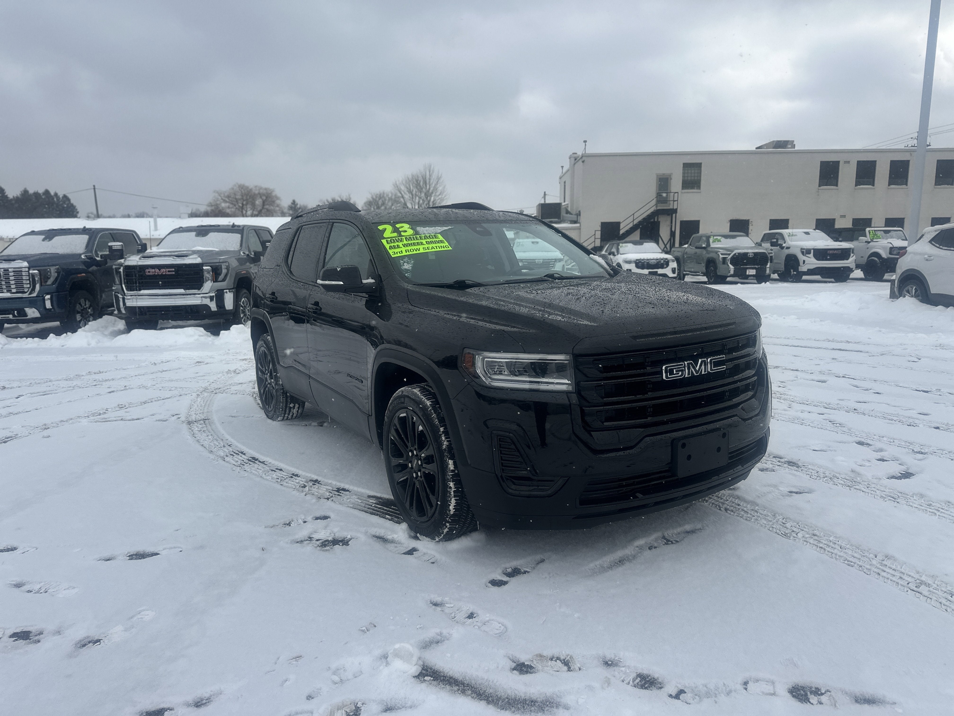 2023 GMC Acadia SLE