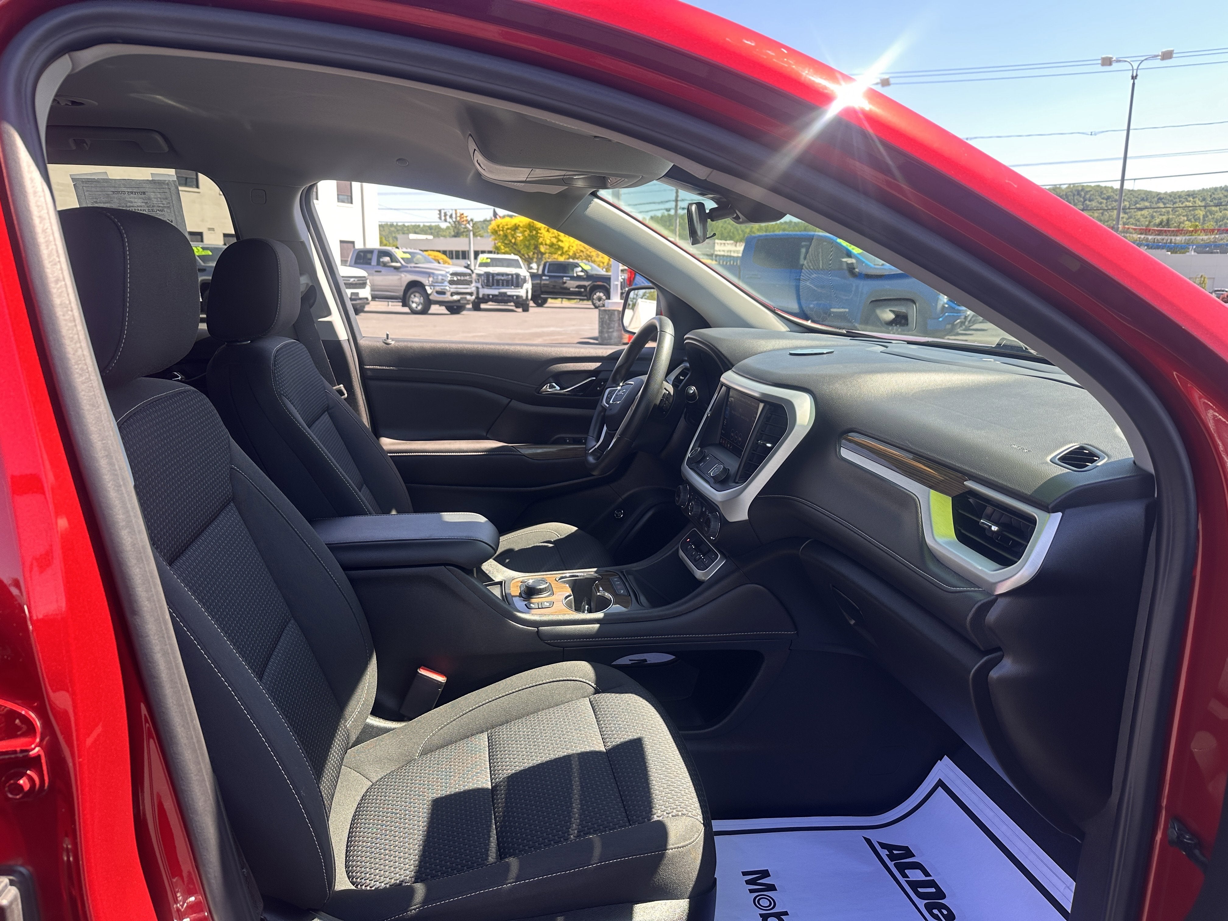 2023 GMC Acadia SLE
