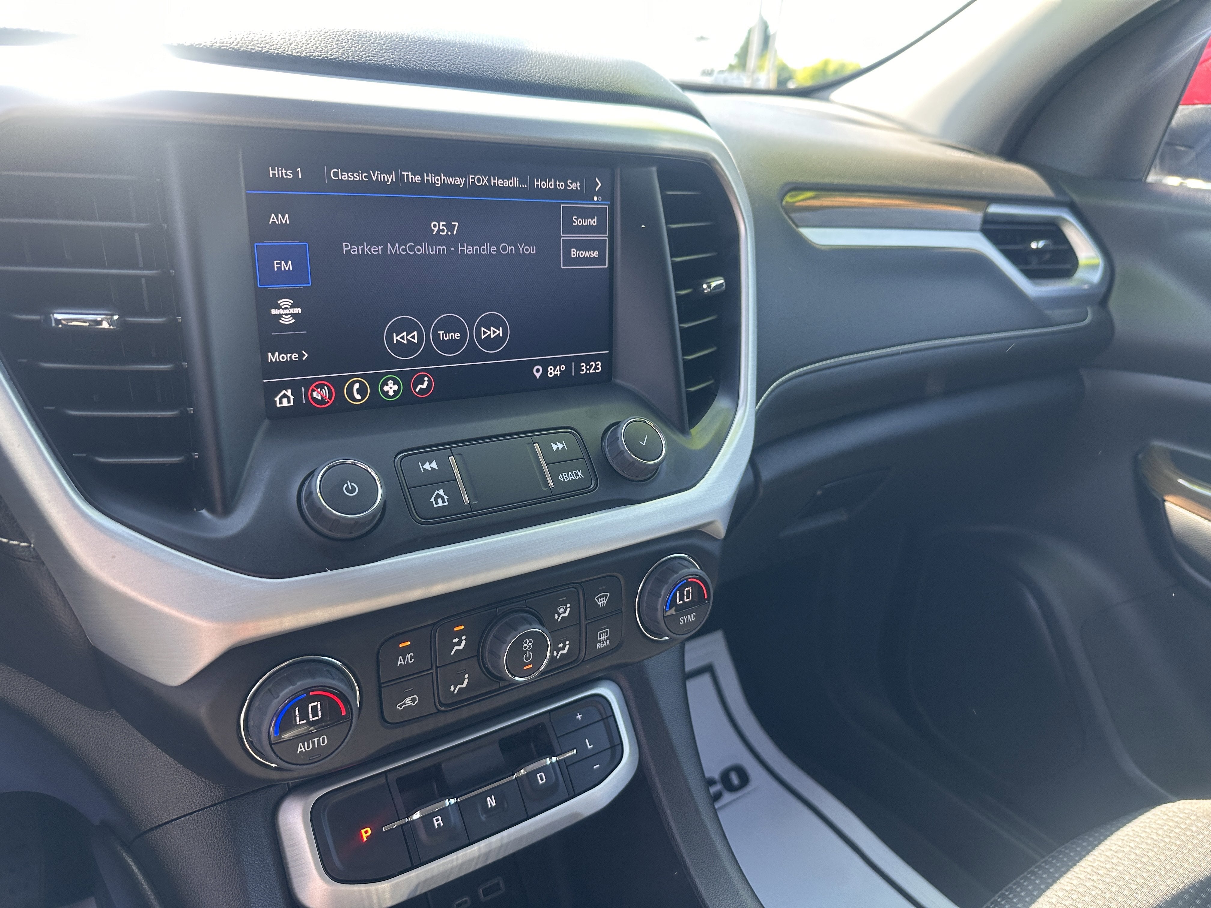2023 GMC Acadia SLE