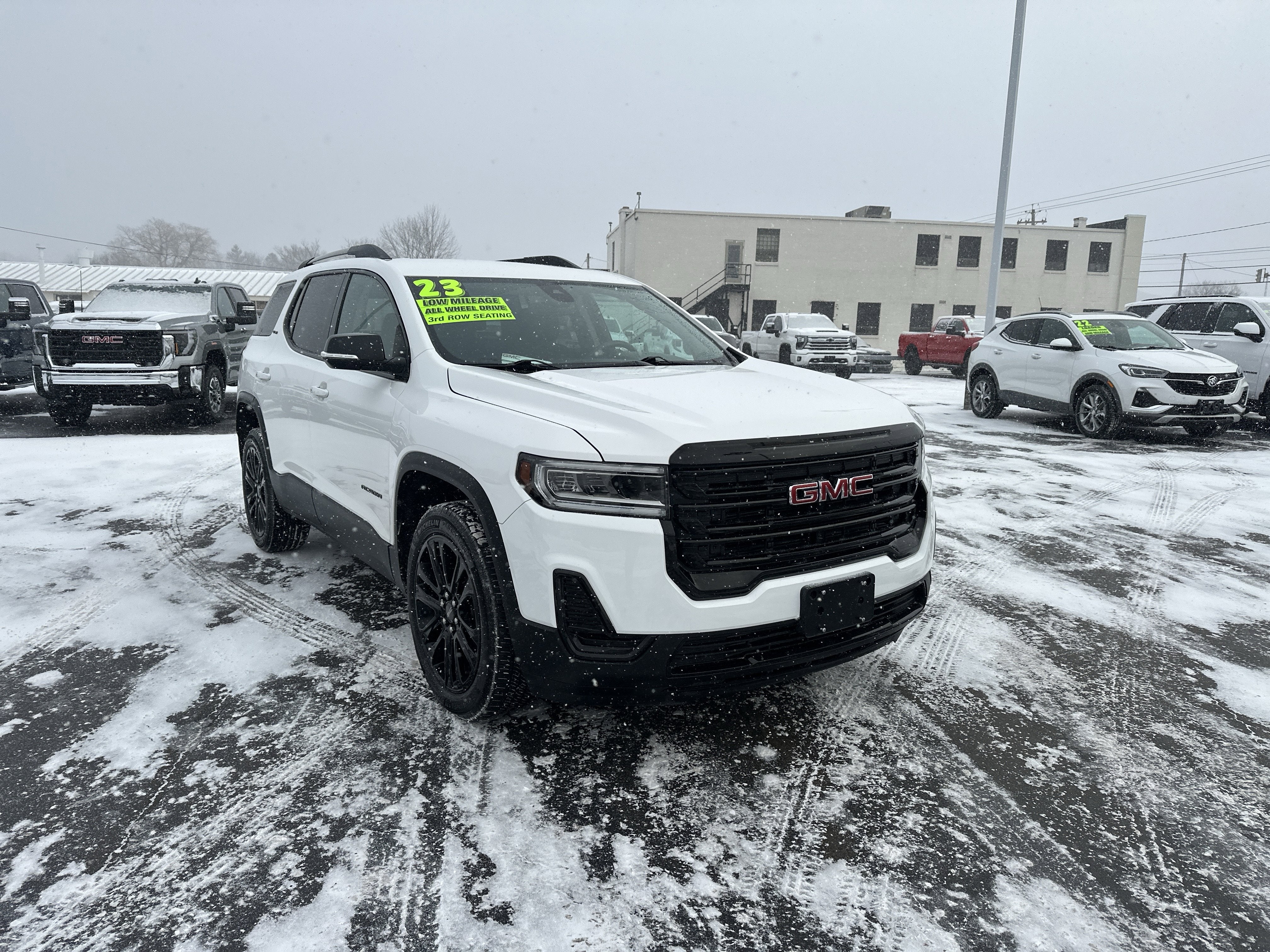 2023 GMC Acadia SLE