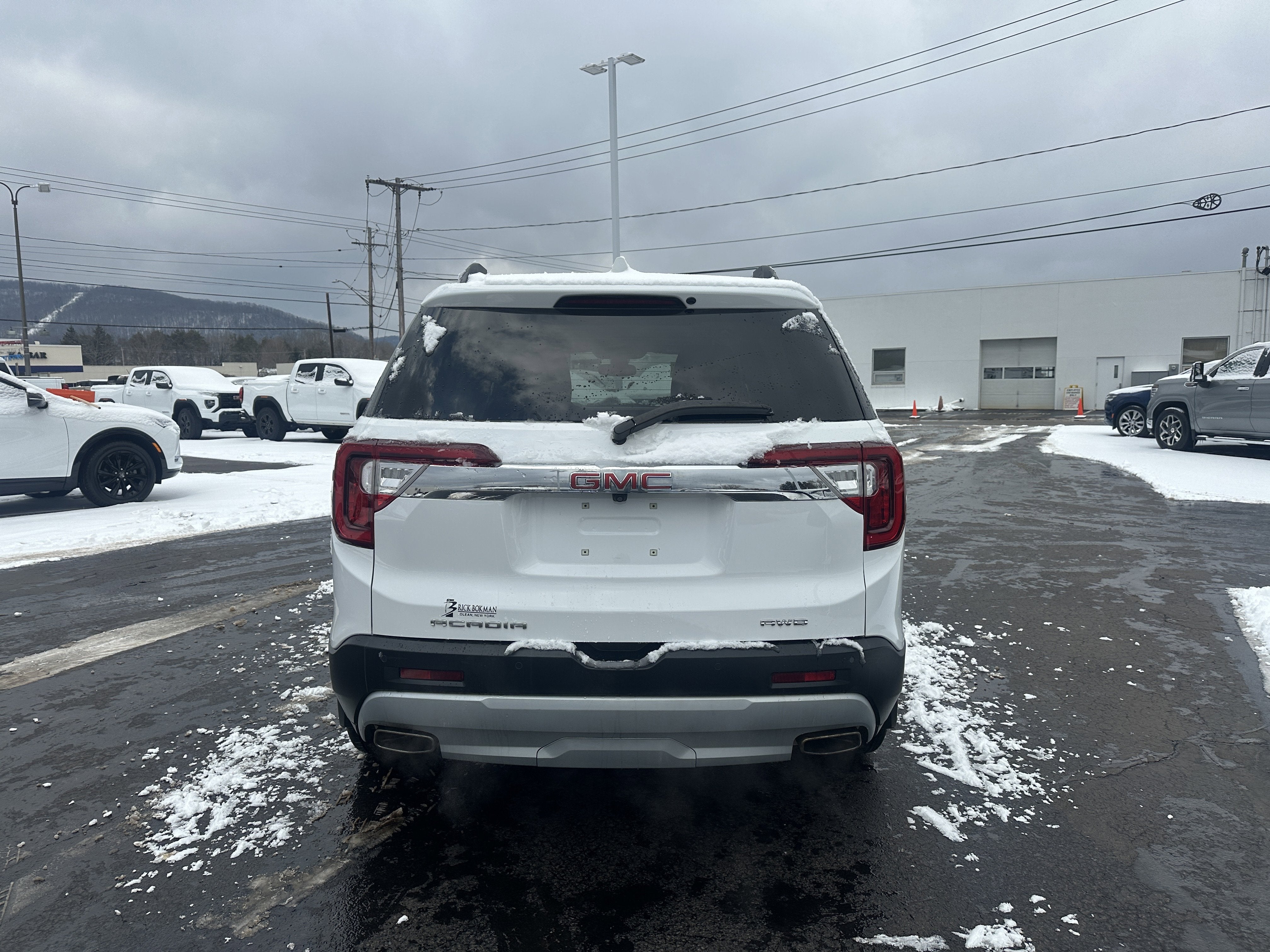 2022 GMC Acadia SLT