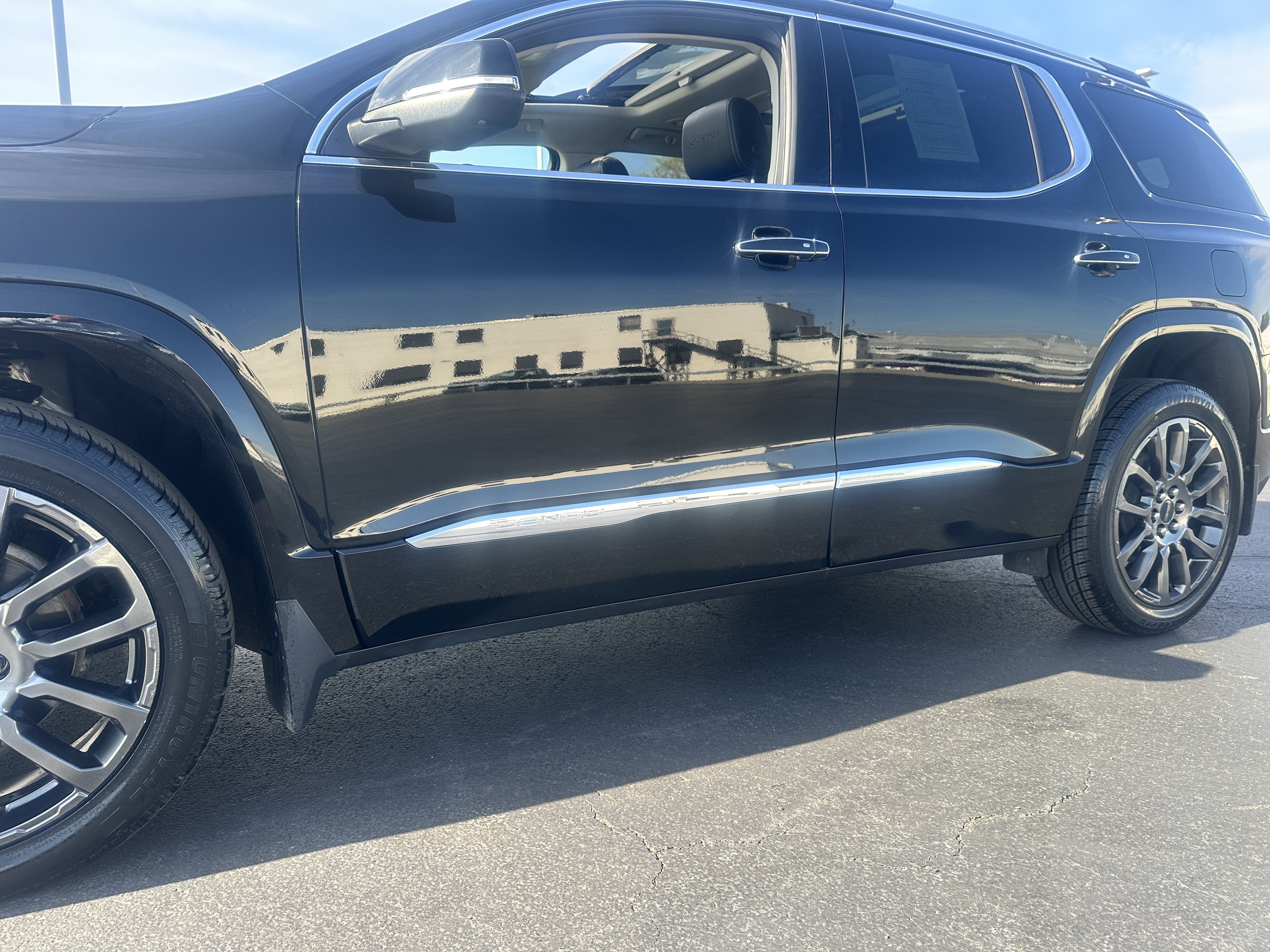 2023 GMC Acadia Denali