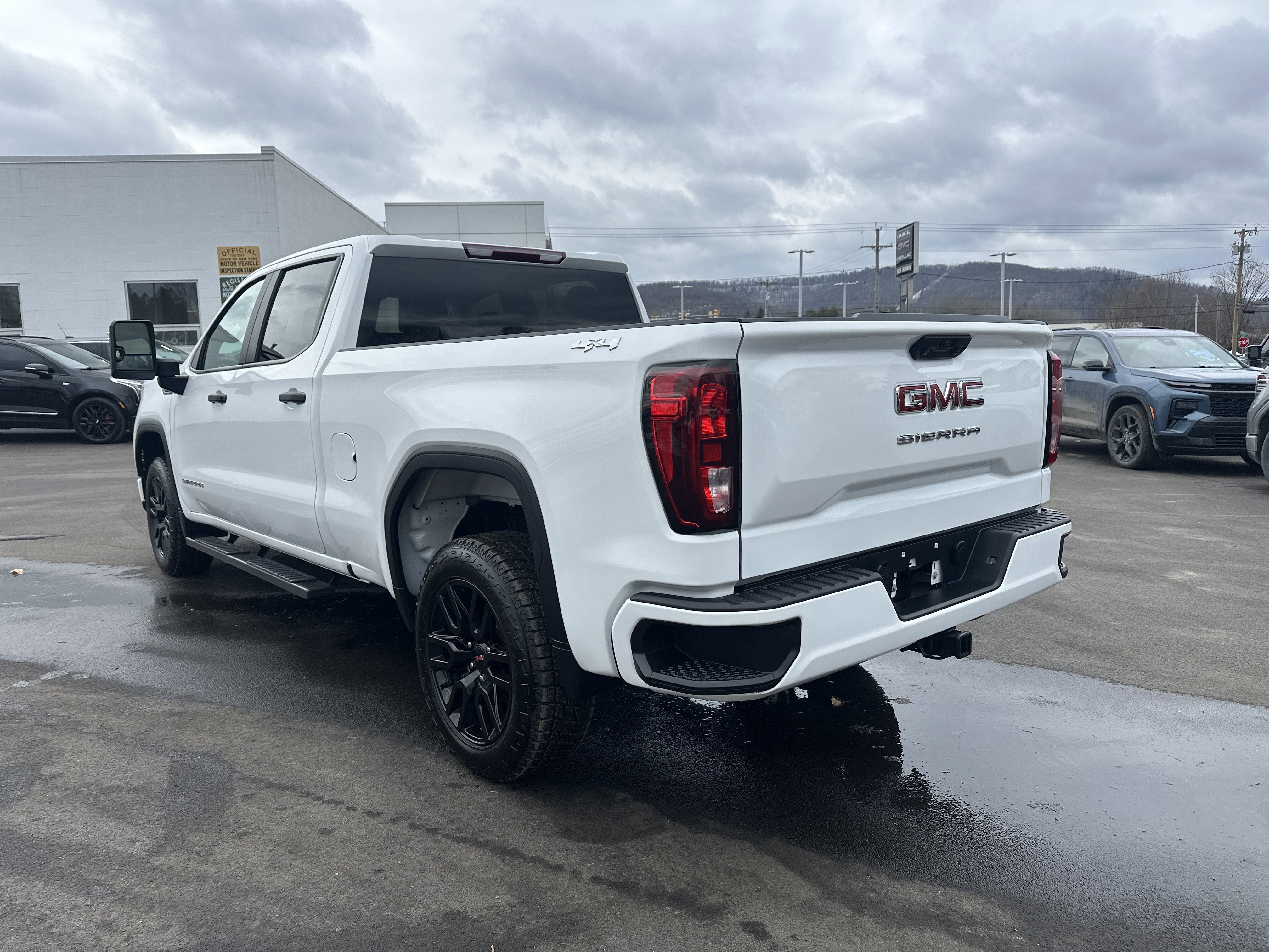 2023 GMC Sierra 1500 Pro