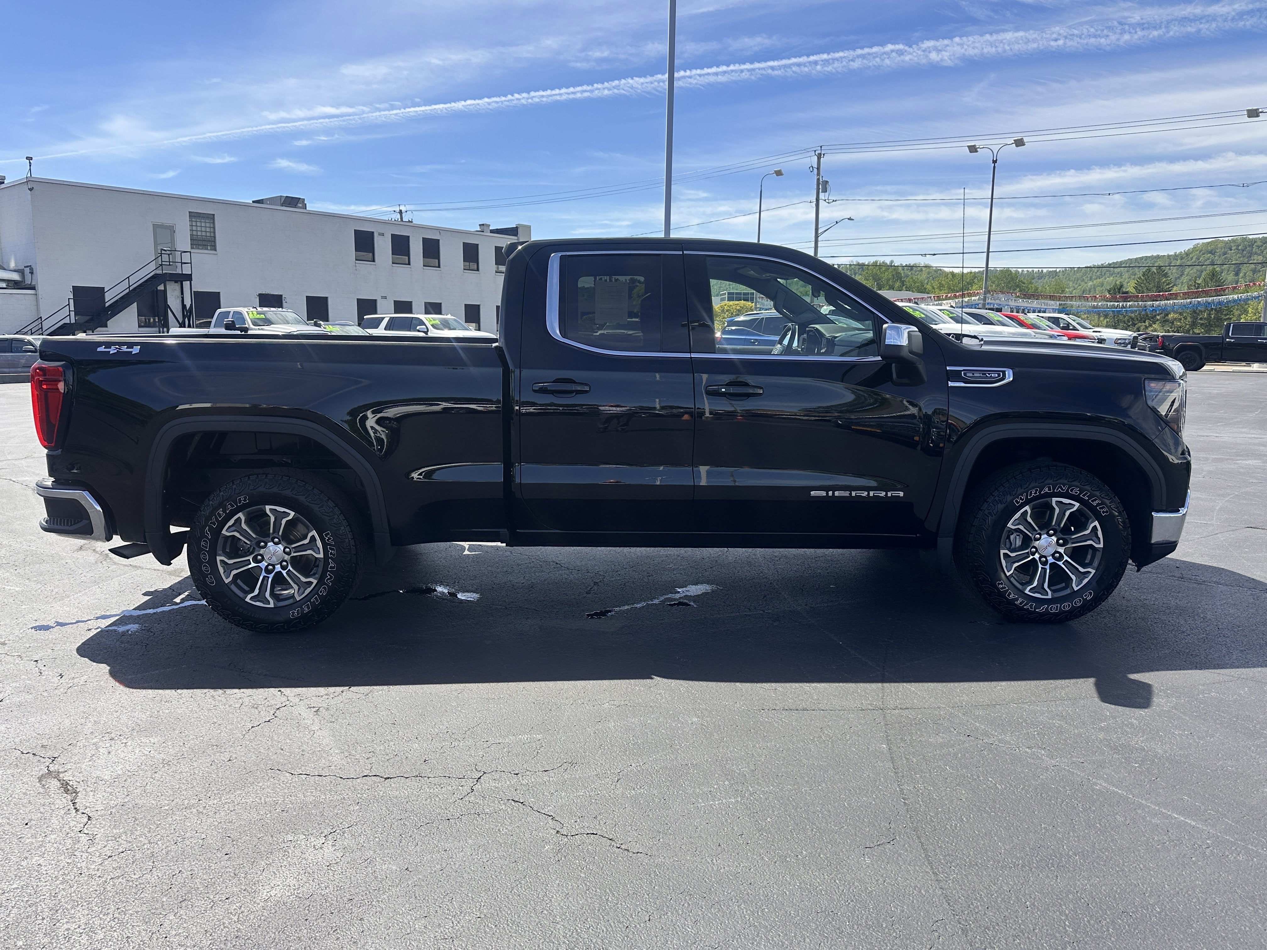 2023 GMC Sierra 1500 SLE