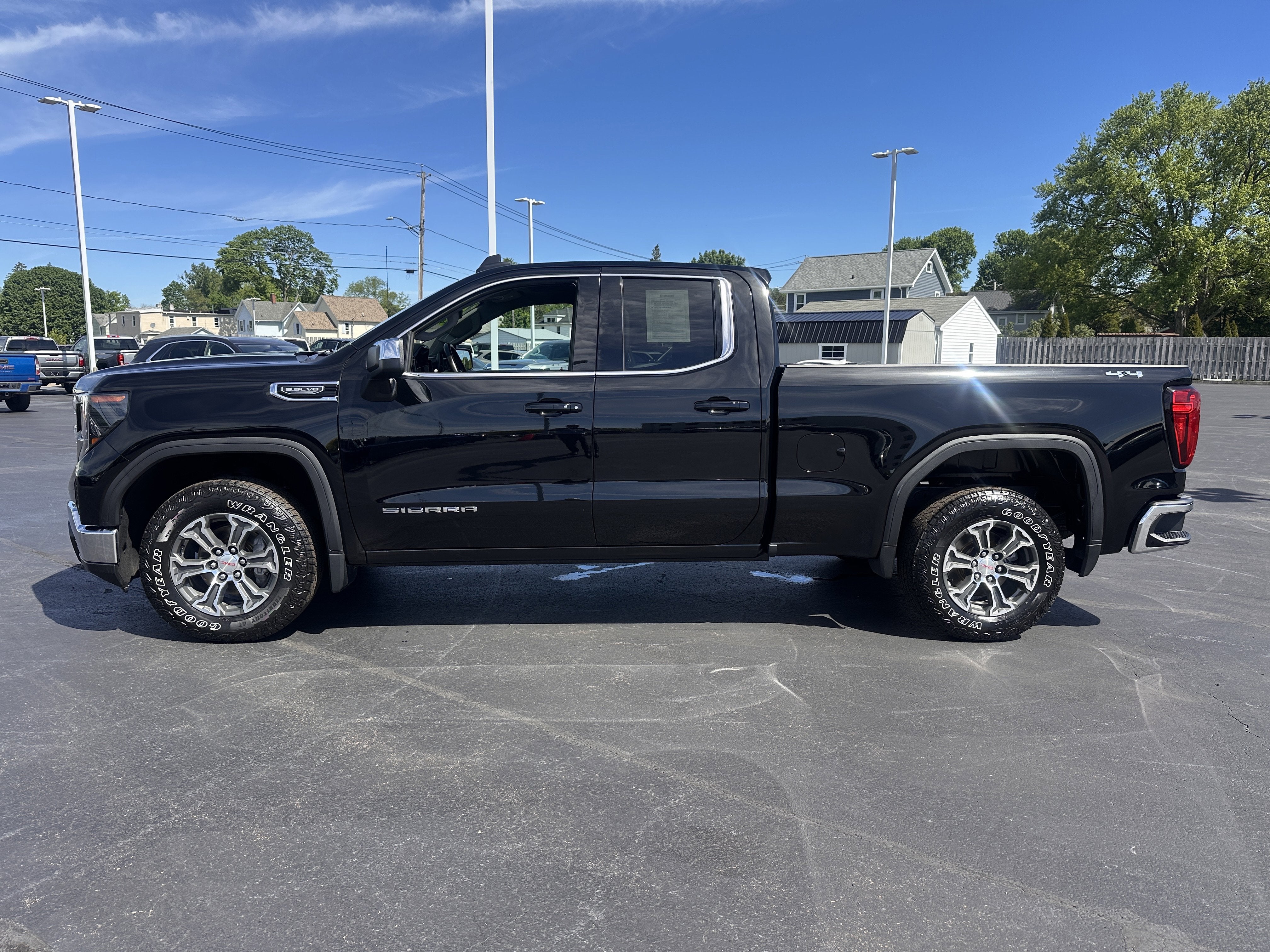 2023 GMC Sierra 1500 SLE