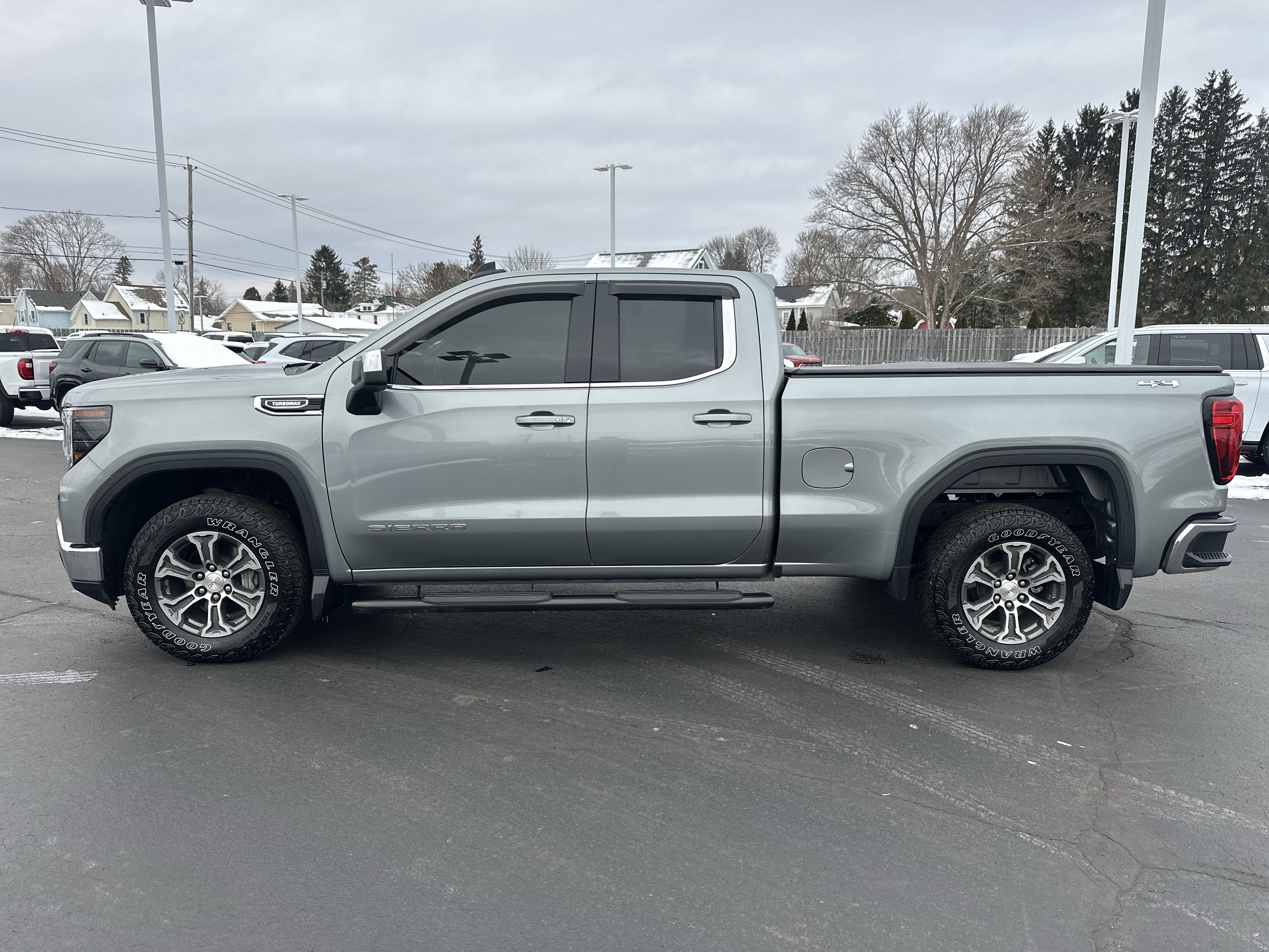 2025 GMC Sierra 1500 SLE