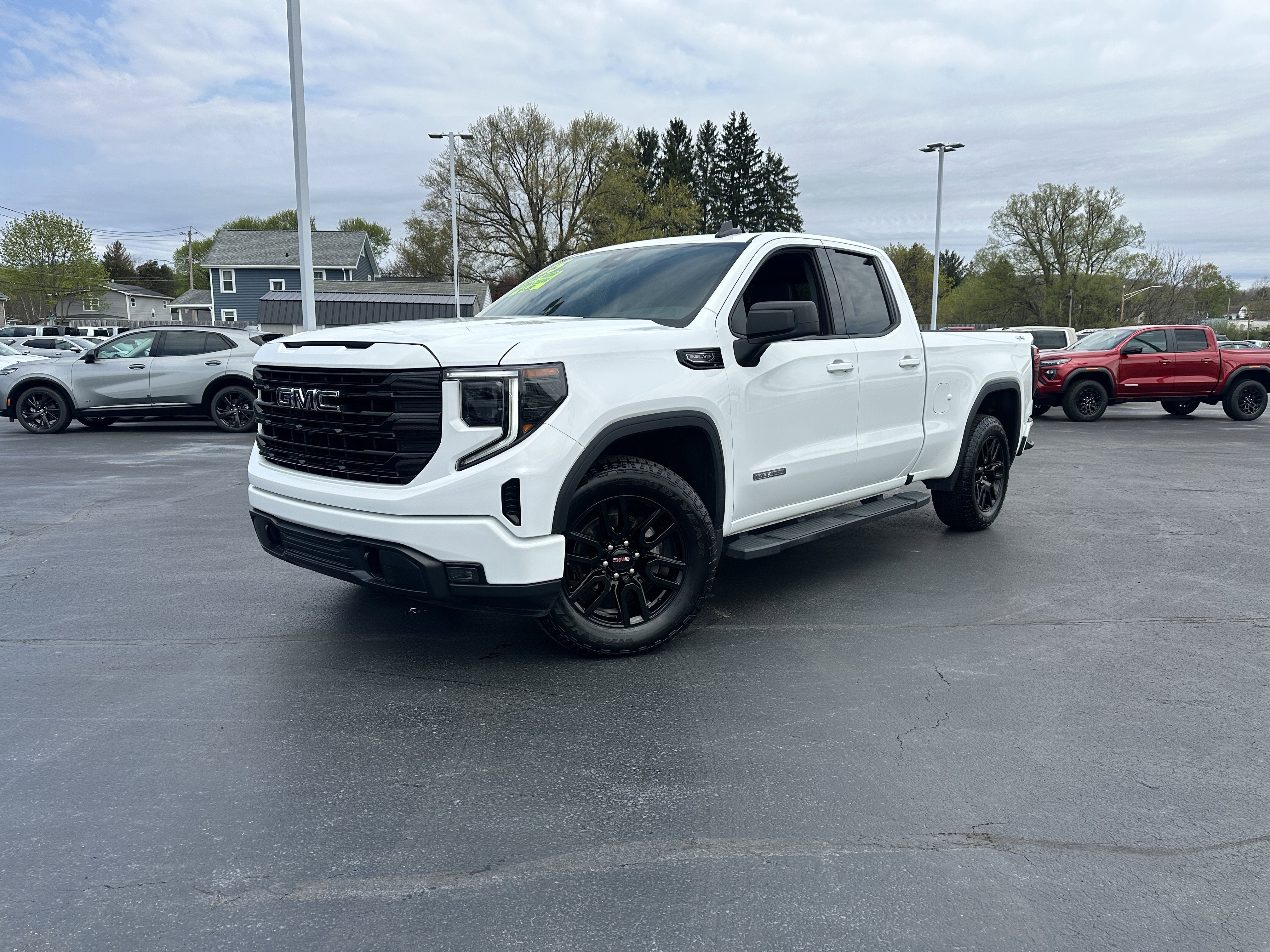 2025 GMC Sierra 1500 Elevation