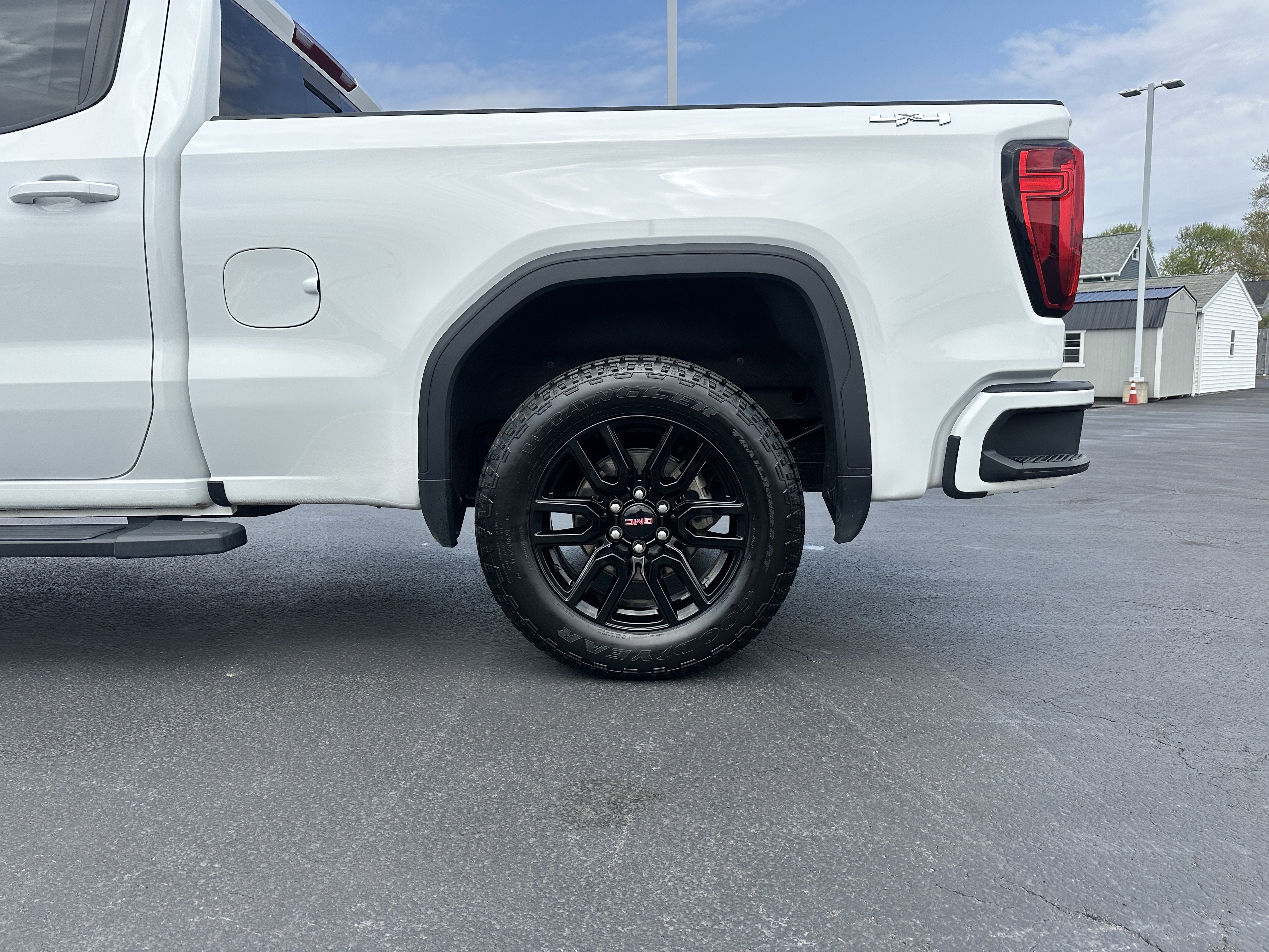 2025 GMC Sierra 1500 Elevation
