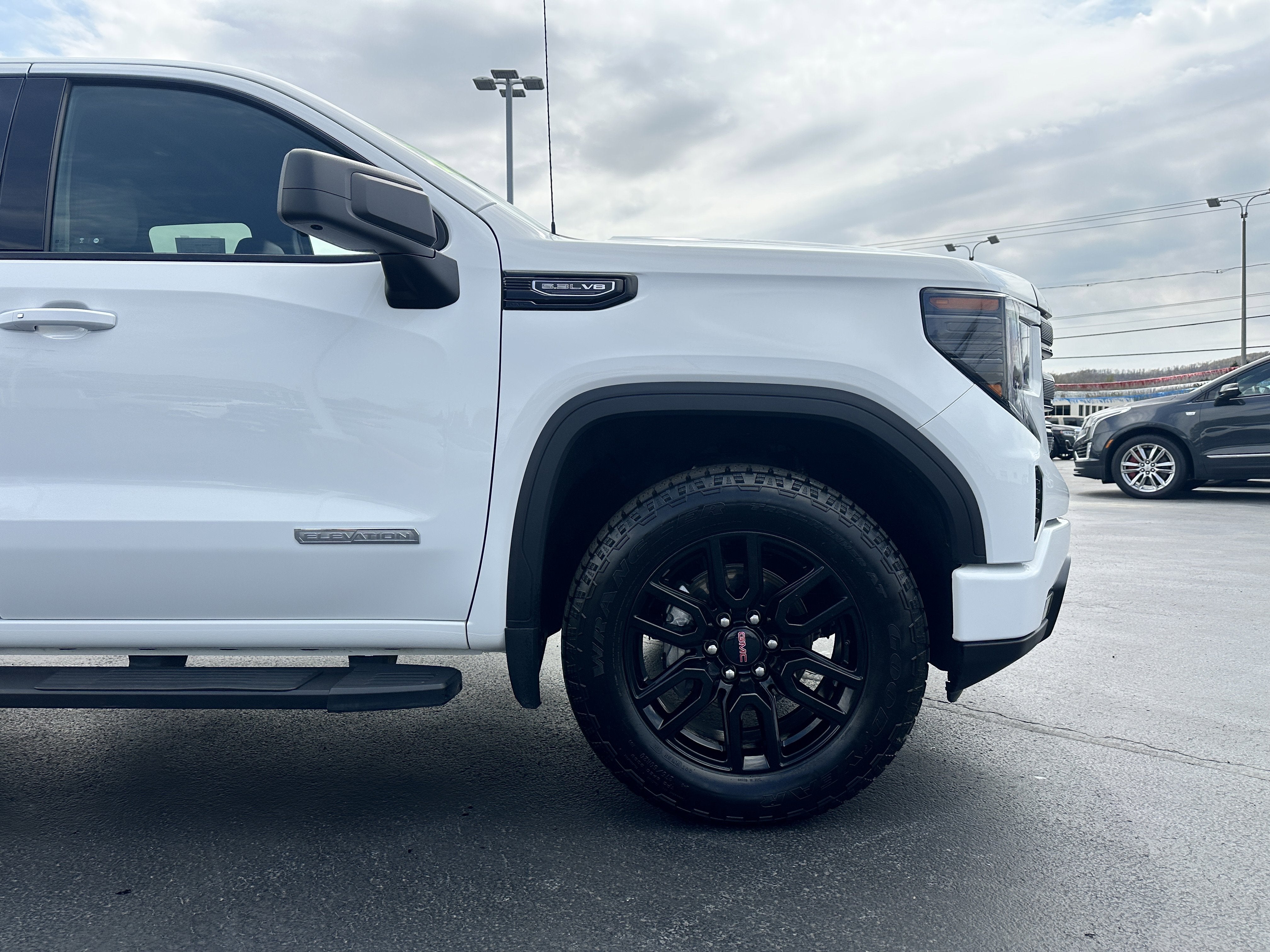 2025 GMC Sierra 1500 Elevation