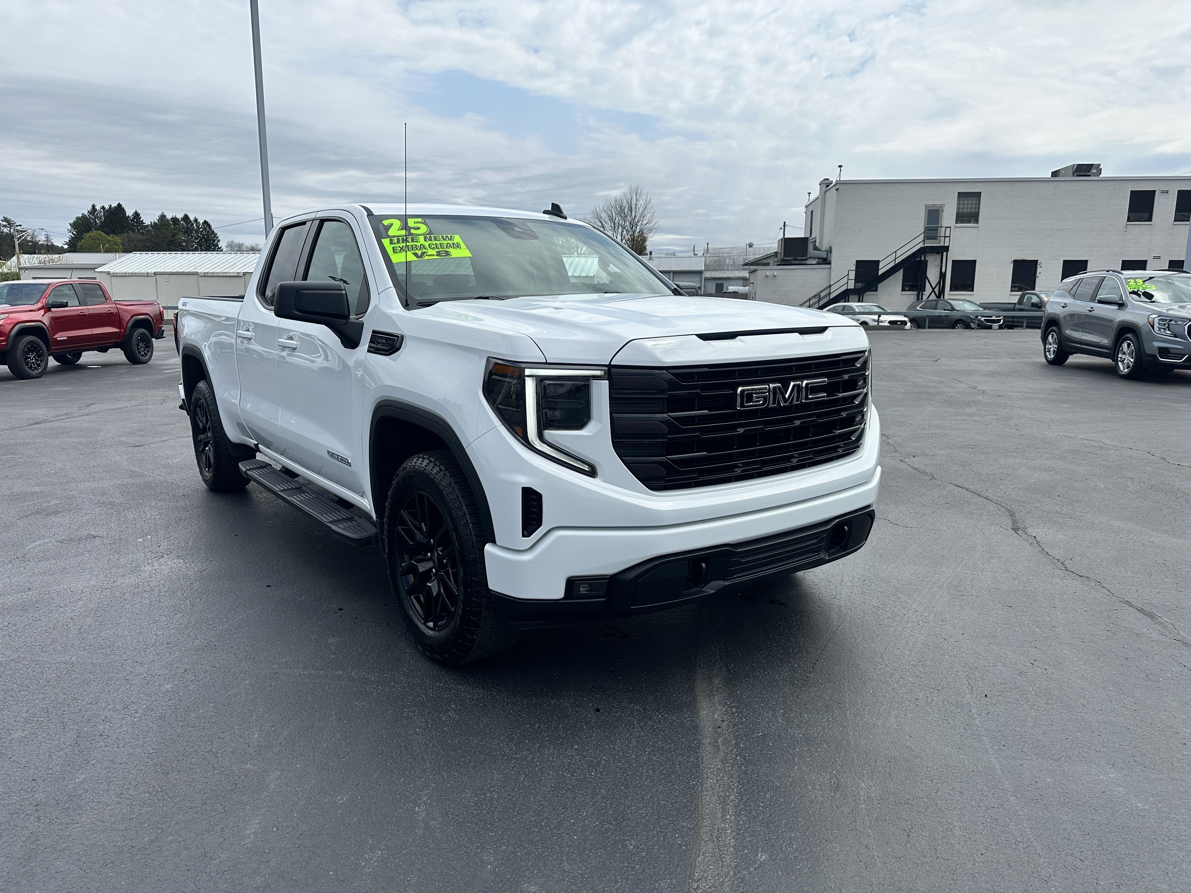 2025 GMC Sierra 1500 Elevation