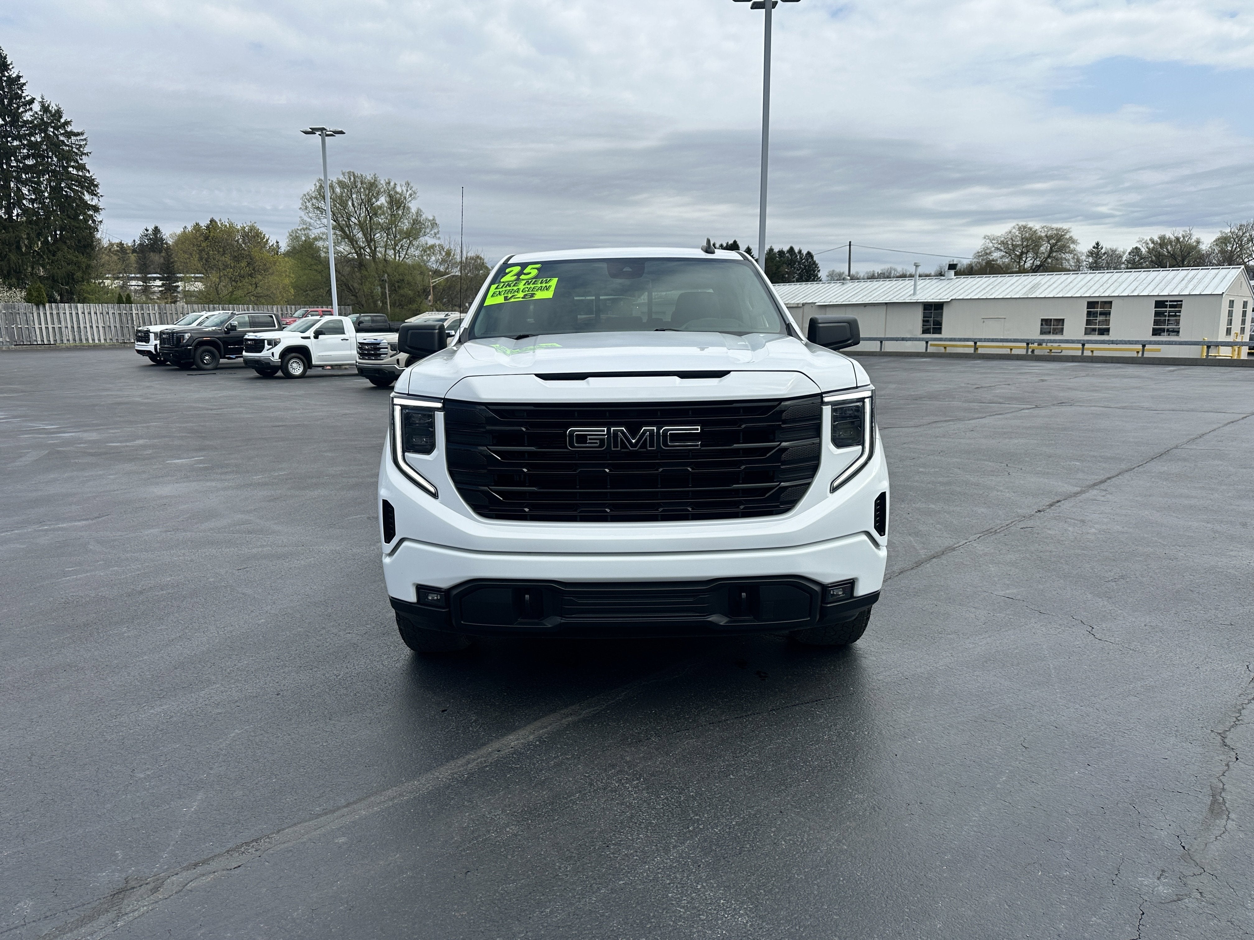 2025 GMC Sierra 1500 Elevation
