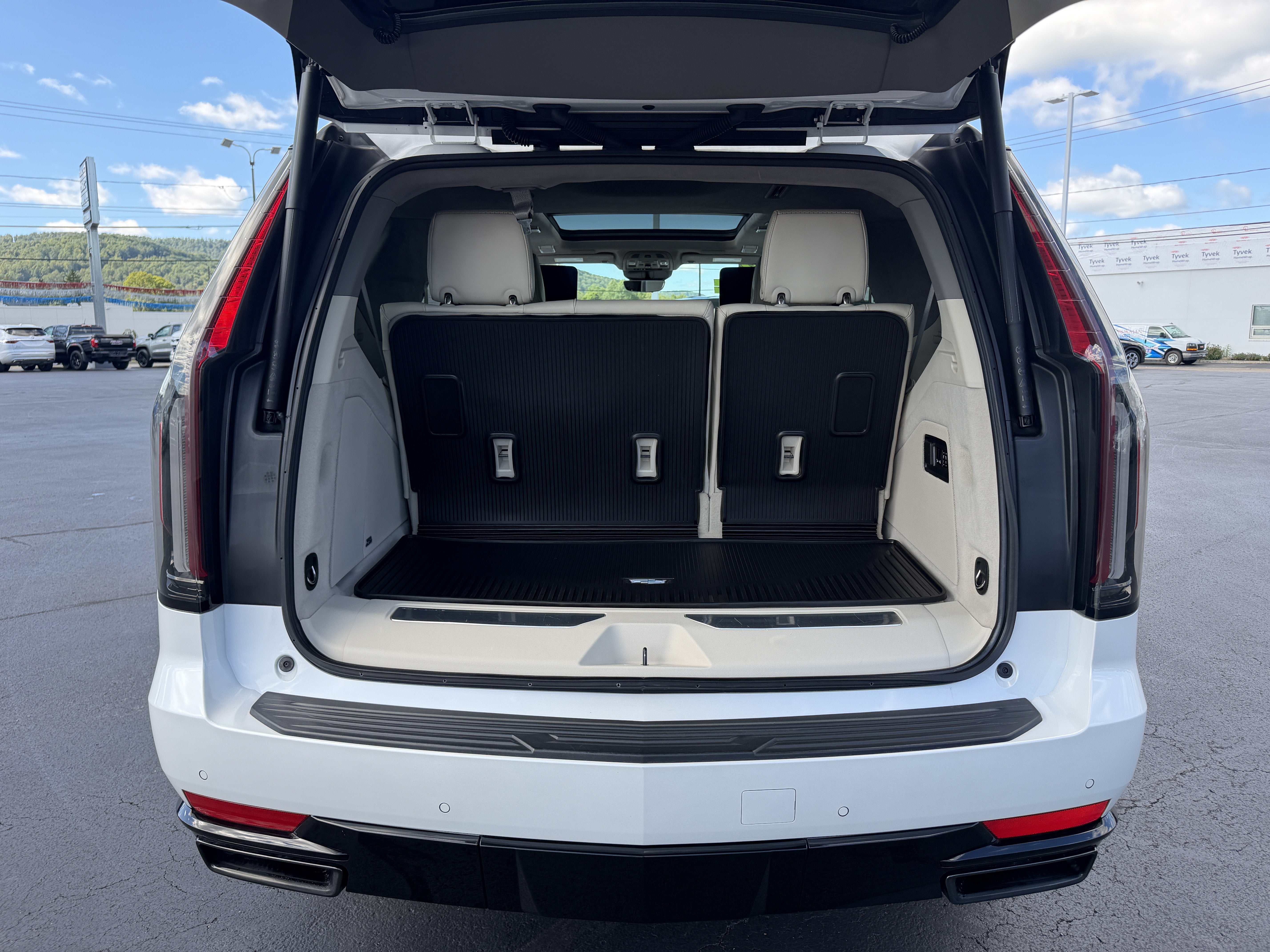 2023 Cadillac Escalade 4WD Sport Platinum