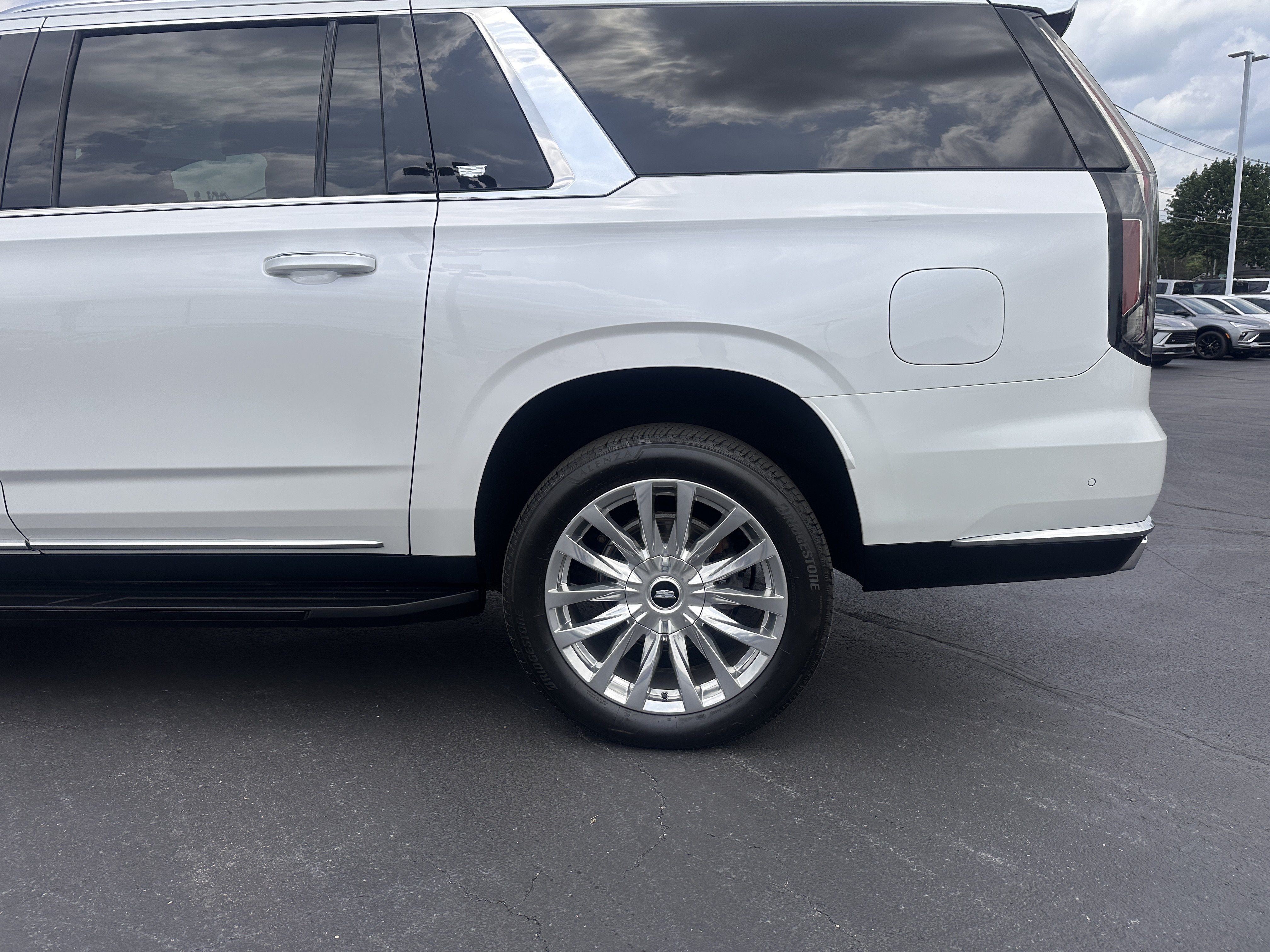2023 Cadillac Escalade ESV Premium Luxury