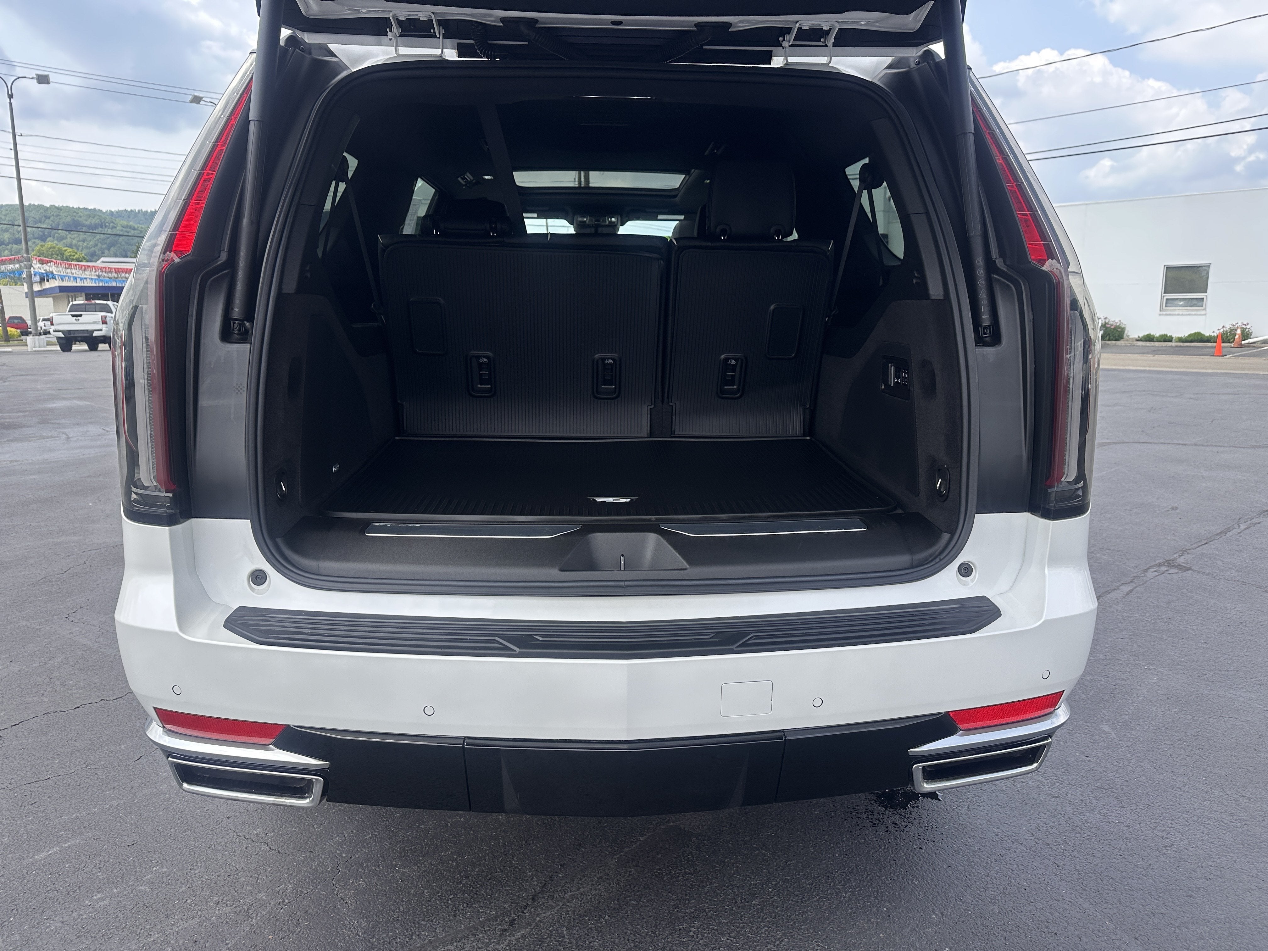 2023 Cadillac Escalade ESV Premium Luxury