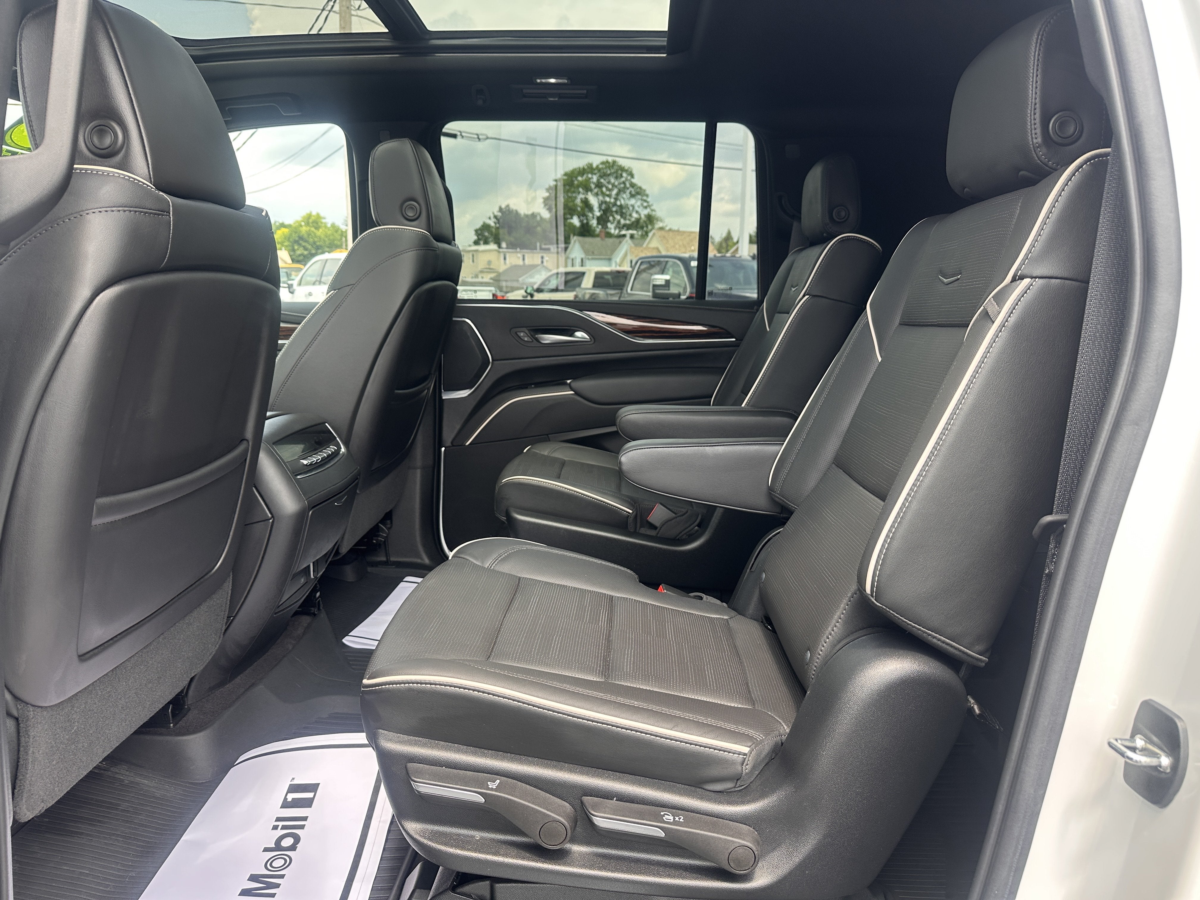 2023 Cadillac Escalade ESV Premium Luxury