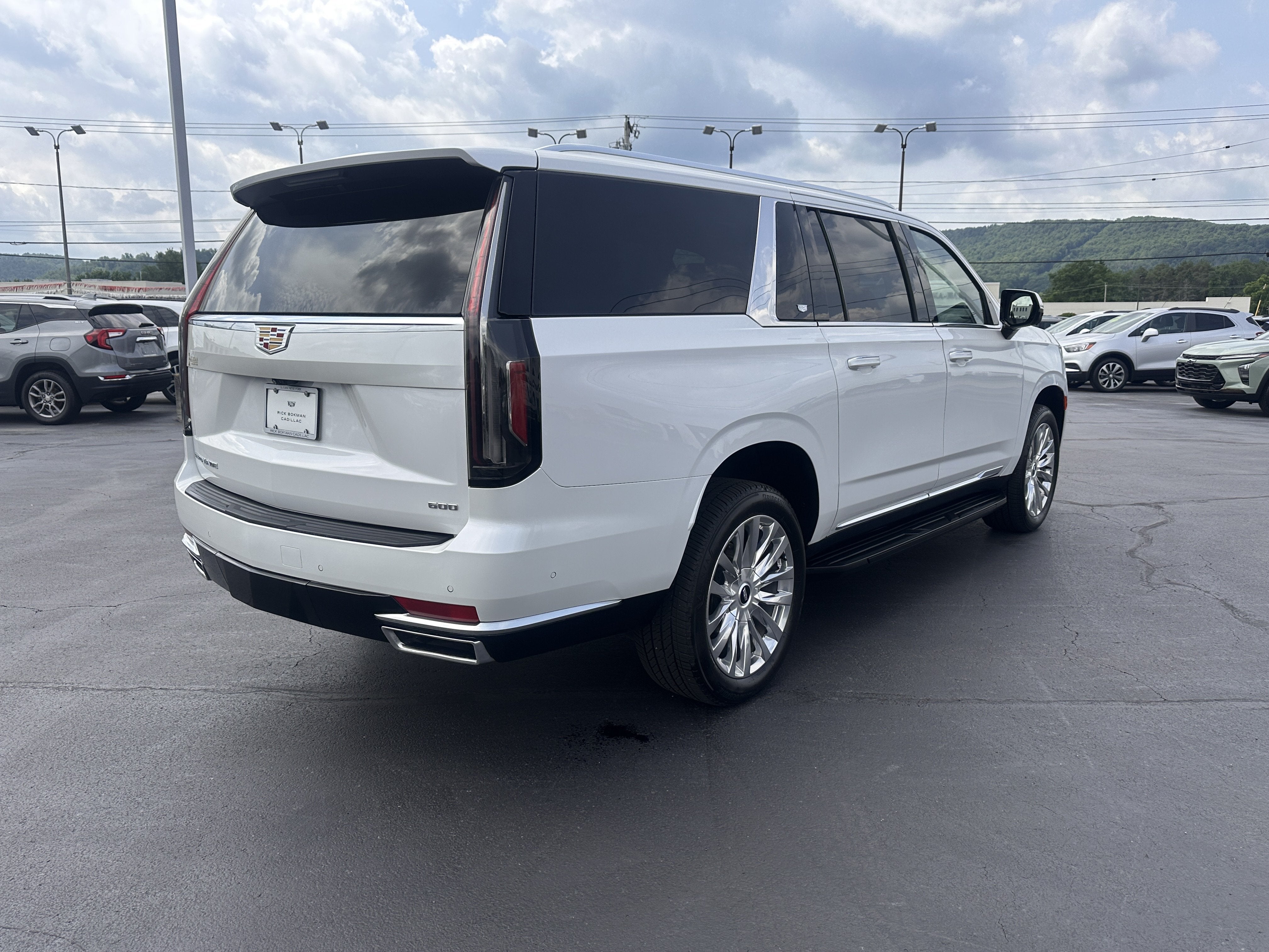 2023 Cadillac Escalade ESV Premium Luxury