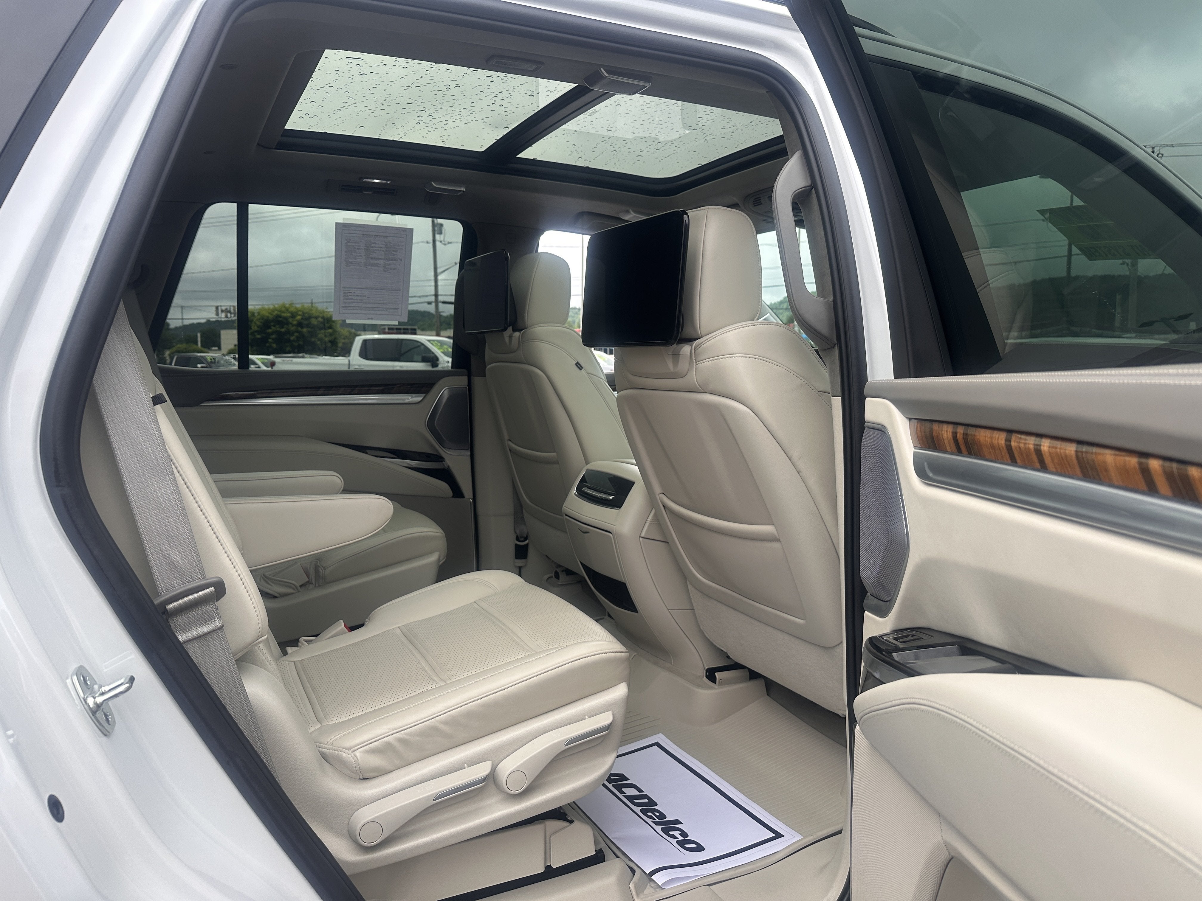 2025 Cadillac Escalade Sport Platinum