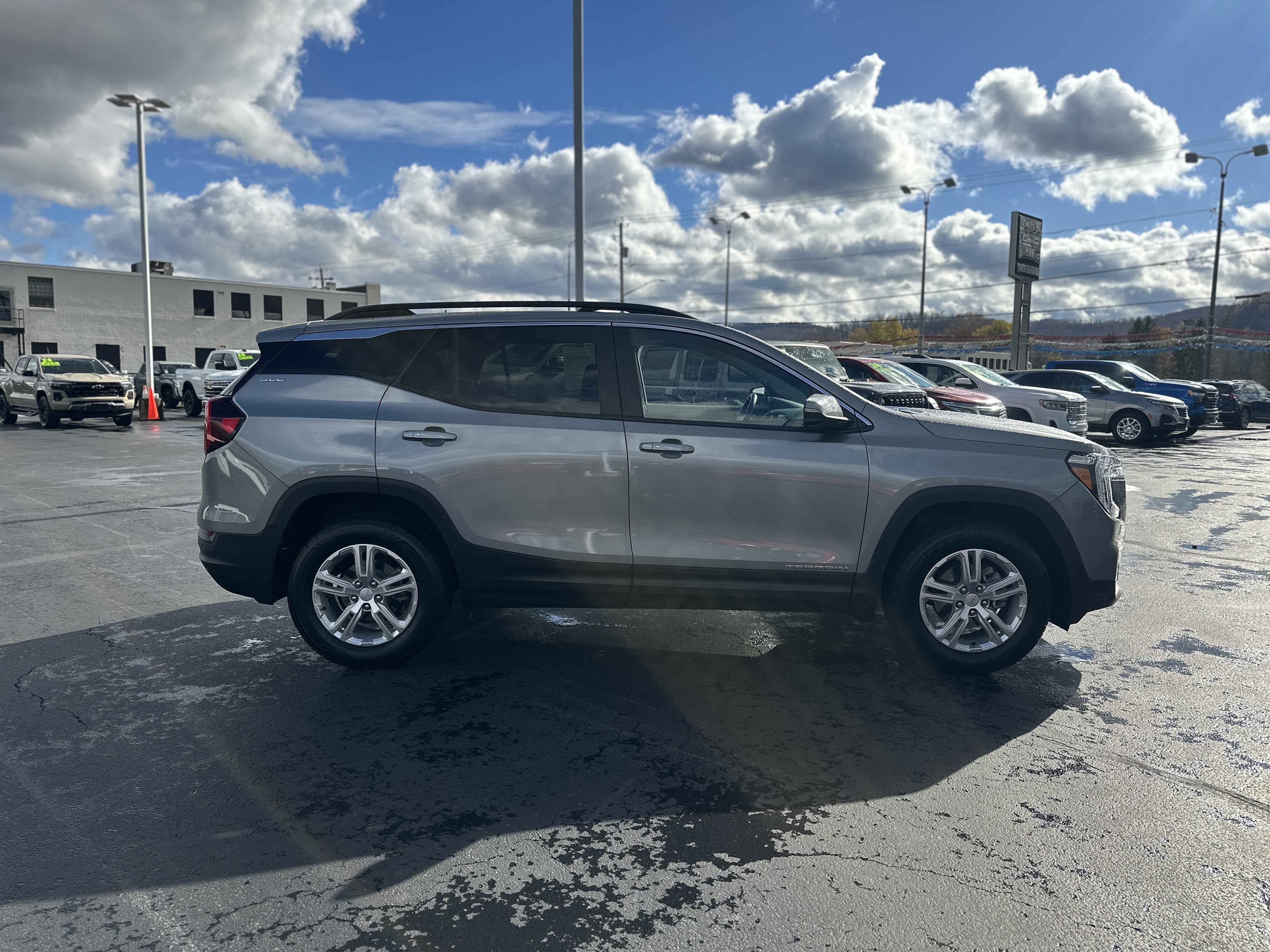 2023 GMC Terrain SLE