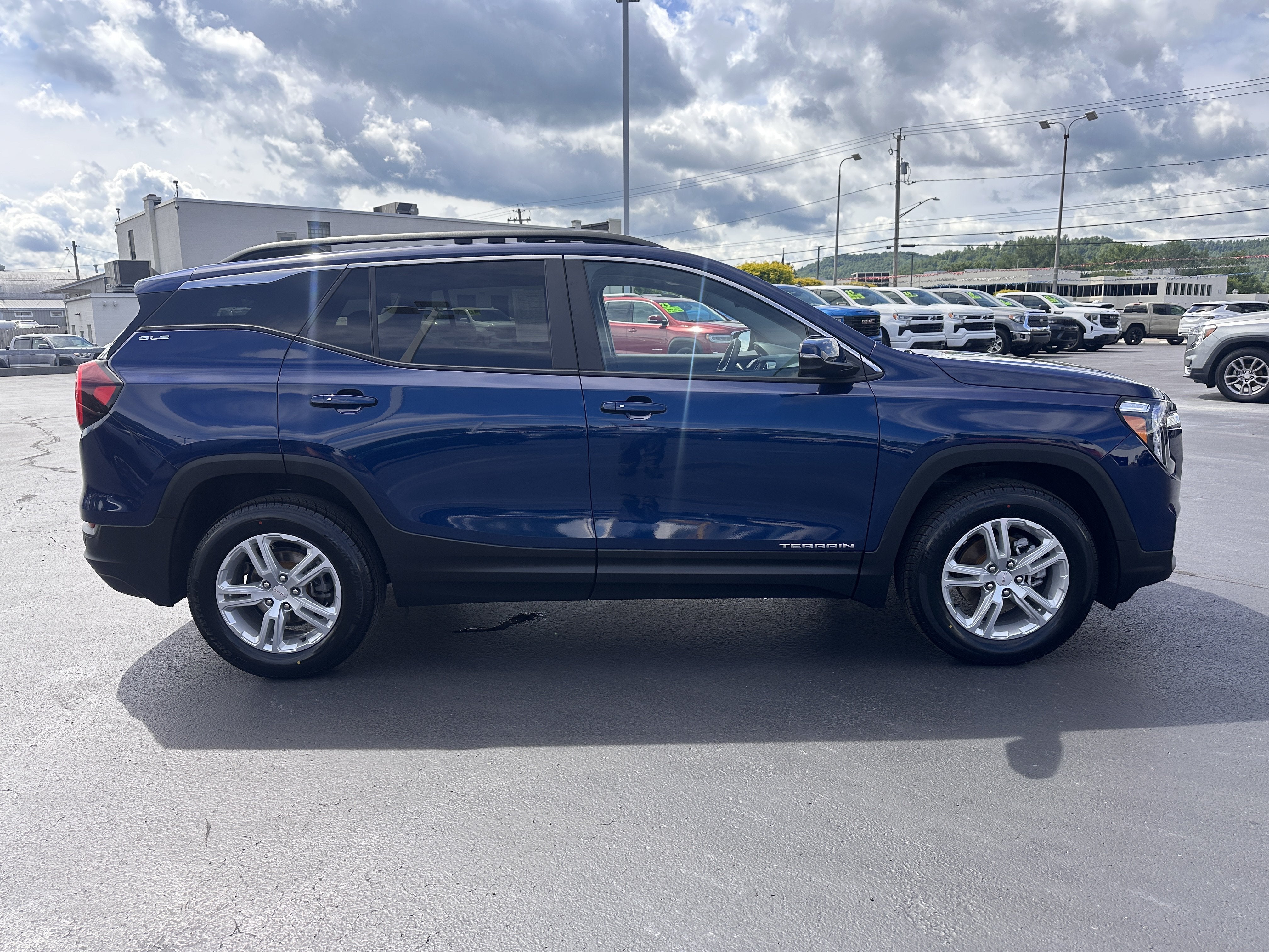 2023 GMC Terrain SLE